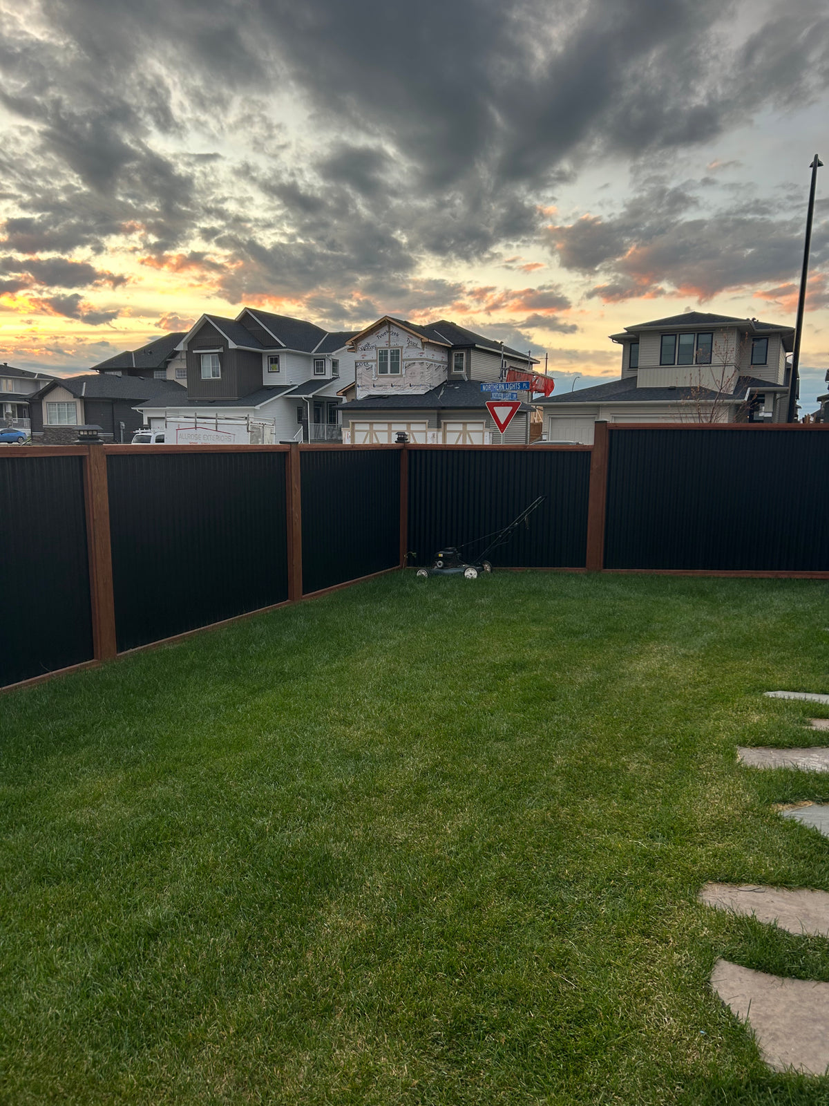 Corrugated Metal Fence Panels for Modern Homes and Commercial Projects